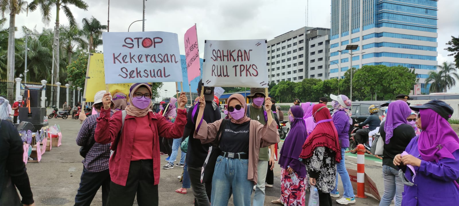 Image of Indonesian protesters advocating for the criminalisation of sexual violence